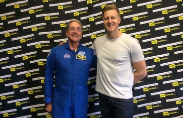 Former NASA Astronaut, Dr Don Thomas shares some of what he's learned during his seven years with NASA, logging over 1040 hours of adventuring in space.